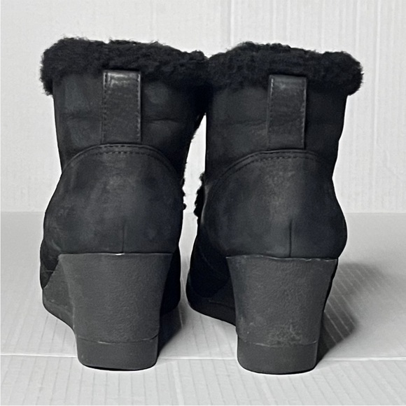UGG Jeovana Wedge Bootie - Picture 8 of 11